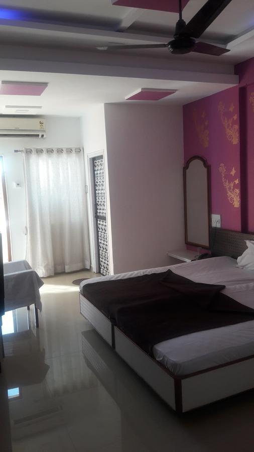 Hotel Sahara Palace Bhuj Dış mekan fotoğraf